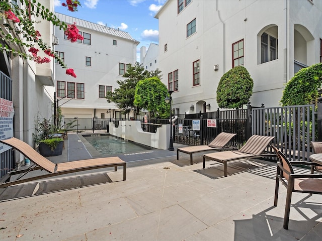 249 E 27th St, Houston, TX 77008 - view of patio
