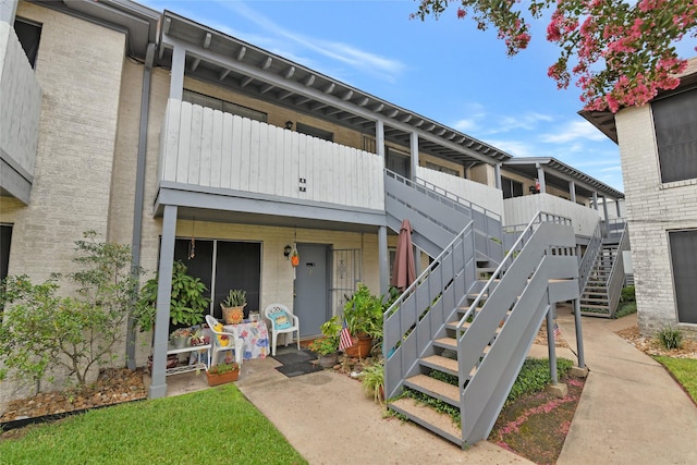 4500 Sherwood Ln Unit 5, Houston, TX 77092 - photo 2