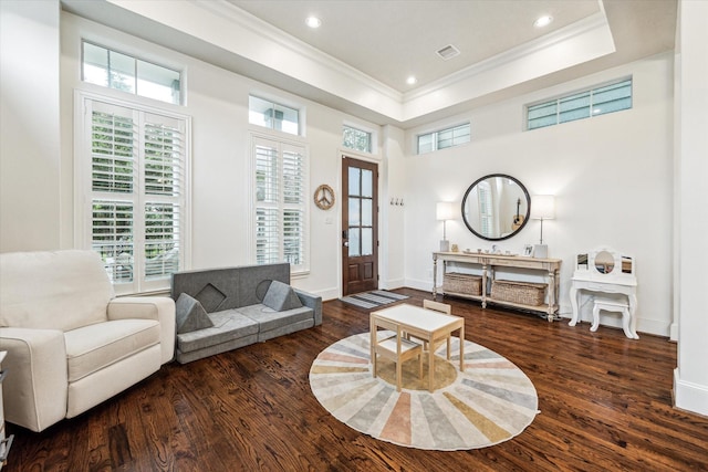 1035 Waverly St Unit B, Houston, TX 77008 - living area with crown molding, wood finished floors, plenty of natural light, recessed lighting, and a high ceiling