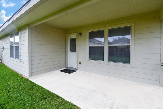 2715 Trinity Glen Ln, Houston, TX 77047 - doorway to property with a patio