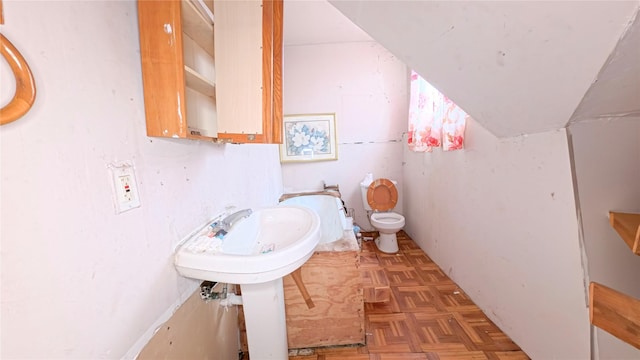 3307 Omega St, Houston, TX 77022 - bathroom featuring toilet and a sink
