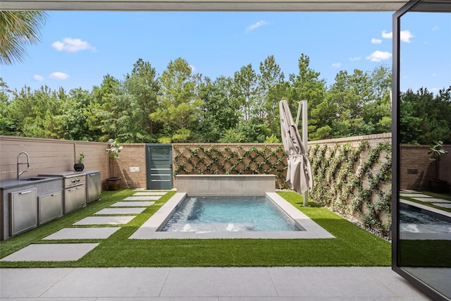 6508 Haskell St, Houston, TX 77007 - view of pool with a sink and a fenced backyard