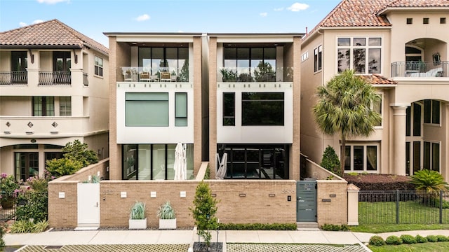 6508 Haskell St, Houston, TX 77007 - view of building exterior