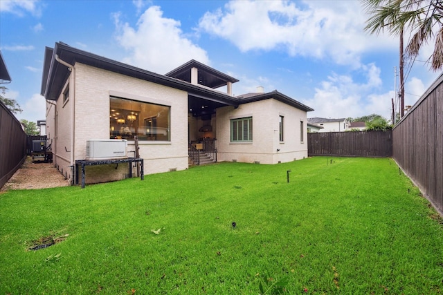 4615 Verone St, Bellaire, TX 77401 - back of house with a fenced backyard