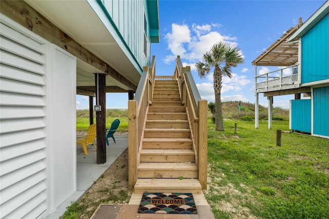 21446 Gulf Dr, Galveston, TX 77554 - view of staircase