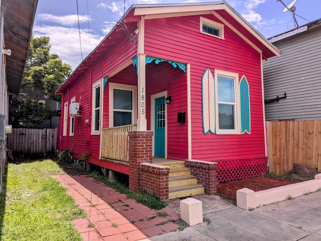 1805 39th St, Galveston, TX 77550 - view of front of home