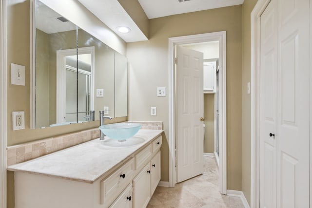 6606 Preston Trail Dr, Houston, TX 77069 - full bath with vanity and a closet