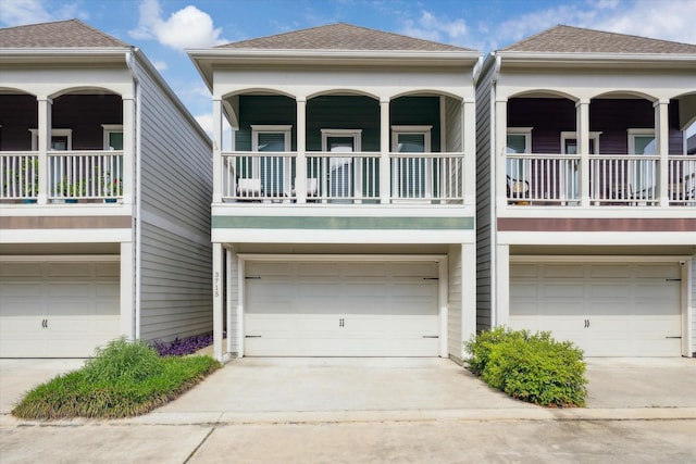 3715 Oakroc Grv, Houston, TX 77018 - view of front of house featuring a garage and concrete driveway