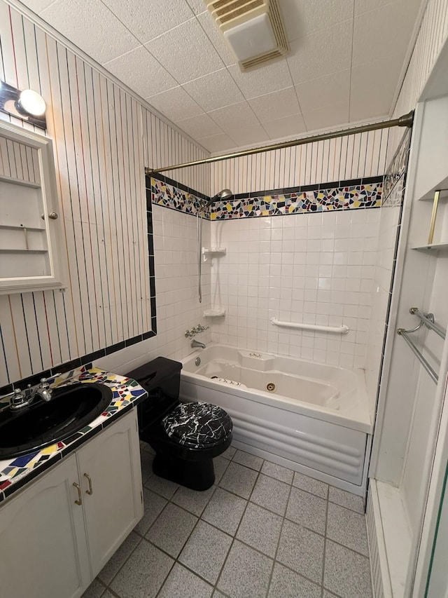 427 22nd Ave N, Texas City, TX 77590 - bathroom with vanity and  shower combination