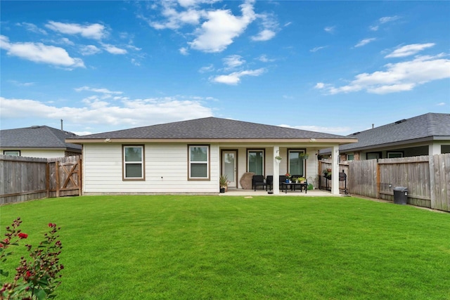 7902 Sleek Flock Ln, Rosharon, TX 77583 - rear view of property with a patio and a fenced backyard