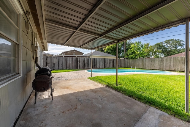 7734 El Rancho St, Houston, TX 77087 - fenced backyard featuring a patio area