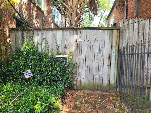 1529 Welch St, Houston, TX 77006 - photo 12