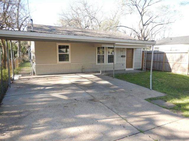4218 Buck St, Houston, TX 77020 - back of property with a shingled roof