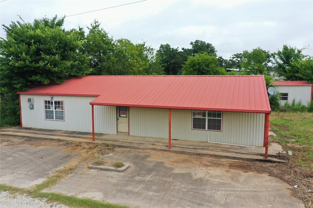 TBD S Fm 39, Donie, TX 75838 - view of front of house with a metal roof
