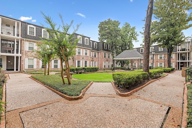 355 N Post Oak Ln Unit 839, Houston, TX 77024 - surrounding community with a residential view and a gazebo