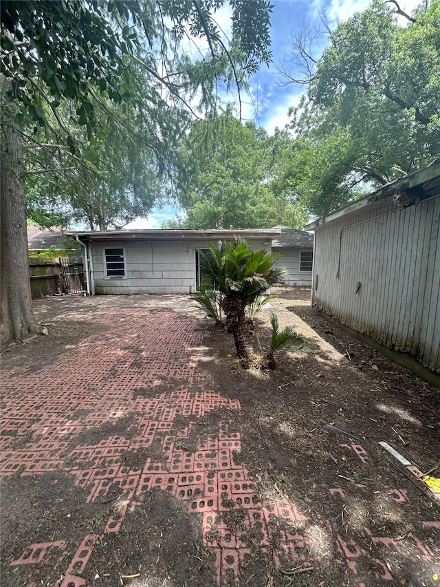1904 Lillian St, Pasadena, TX 77502 - rear view of property