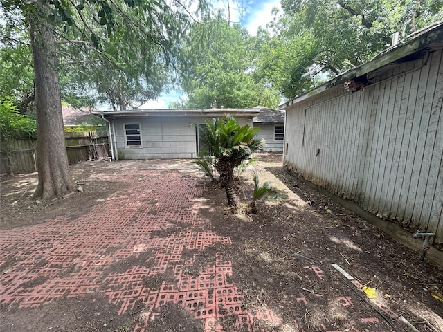 1904 Lillian St, Pasadena, TX 77502 - view of side of property