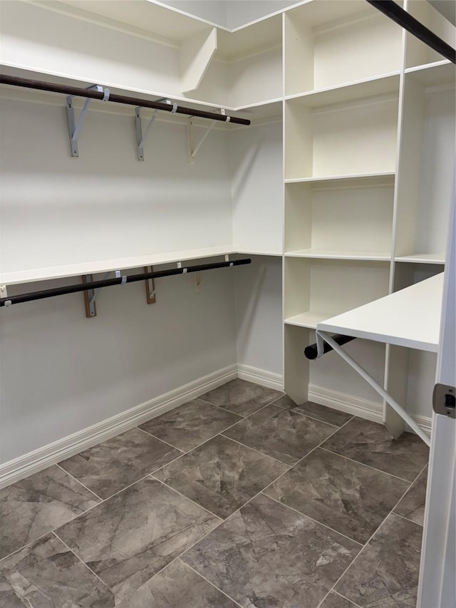 14410 Brentshire Ln, Houston, TX 77069 - view of spacious closet