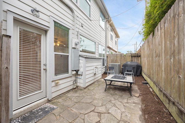 1339 Ella Pl, Houston, TX 77008 - fenced backyard with area for grilling and a patio