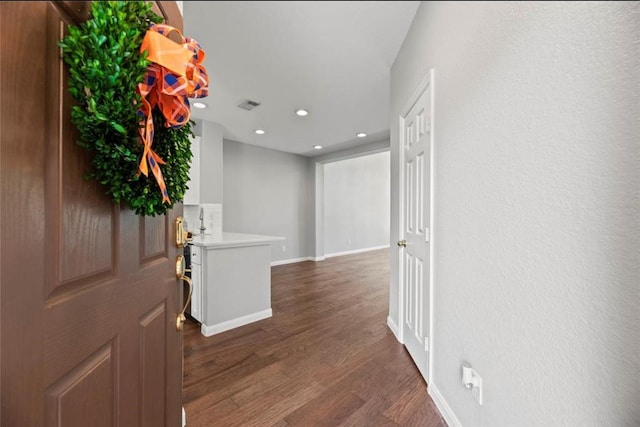 8814 Silent Willow Ln, Sugar Land, TX 77479 - foyer with dark wood-type flooring and recessed lighting