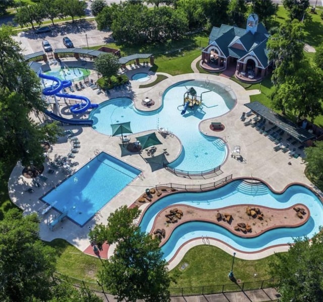 8814 Silent Willow Ln, Sugar Land, TX 77479 - bird's eye view of a pool