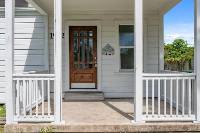 1922 Des Jardines St, Houston, TX 77023 - property entrance with covered porch