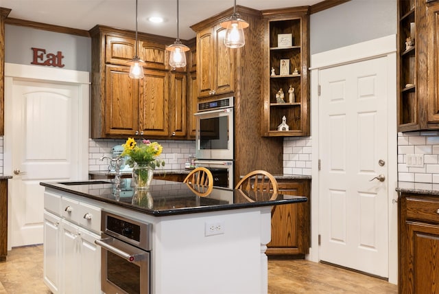 194 2 Mile Ln, Smithville, TX 78957 - kitchen featuring open shelves, stainless steel double oven, a center island with sink, backsplash, and pendant lighting