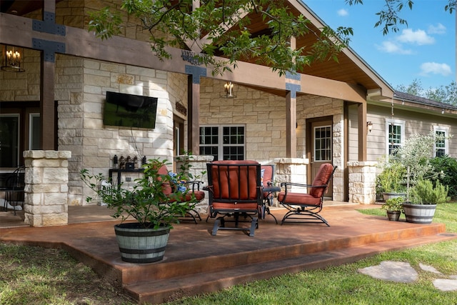194 2 Mile Ln, Smithville, TX 78957 - deck featuring a patio area
