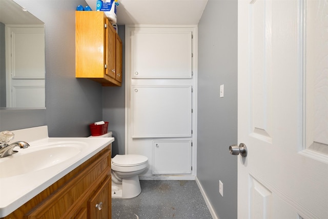 194 2 Mile Ln, Smithville, TX 78957 - bathroom featuring baseboards and vanity