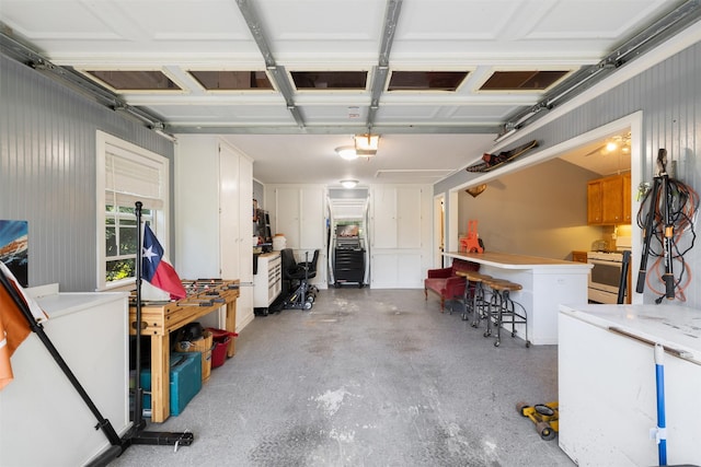 194 2 Mile Ln, Smithville, TX 78957 - garage featuring a workshop area