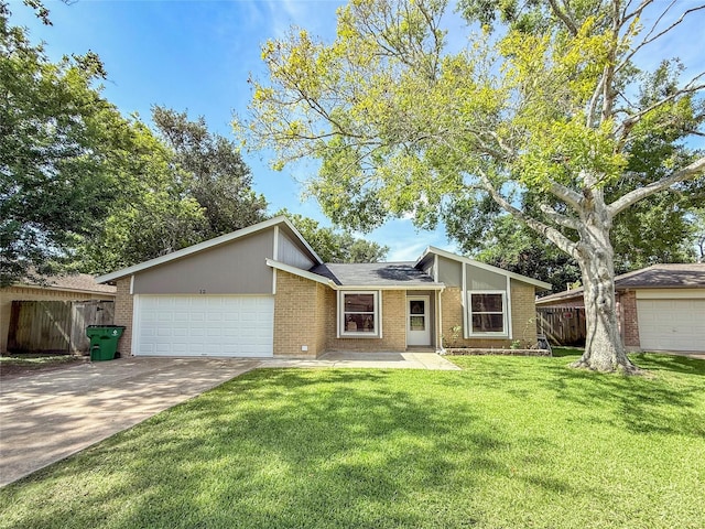 12 Lobo Ct, Angleton, TX 77515 - photo 1