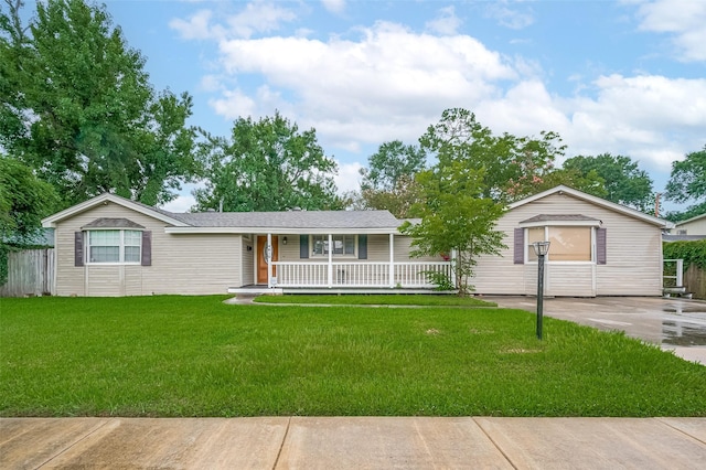 4610 Brinkman St, Houston, TX 77018 - ranch-style house with a porch