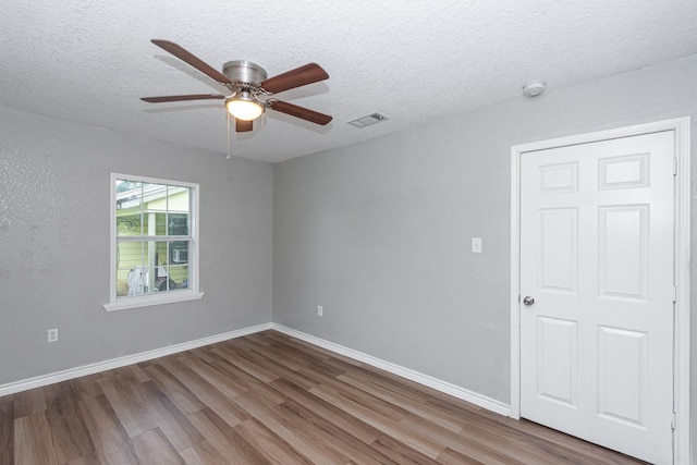 521 Murrell St, Clute, TX 77531 - photo 21