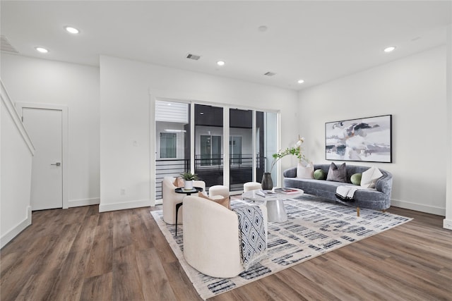 216 E 31st 1/2 St Unit B, Houston, TX 77018 - living room with wood finished floors and recessed lighting