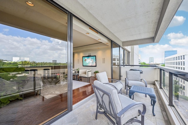 49 Briar Hollow Ln Unit 702, Houston, TX 77027 - balcony featuring a city view