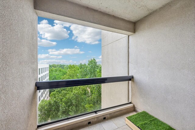 49 Briar Hollow Ln Unit 702, Houston, TX 77027 - view of balcony