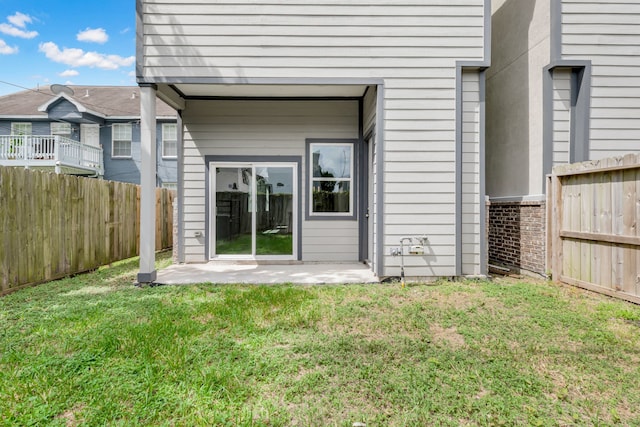 2811 Wichita St, Houston, TX 77004 - back of property featuring a fenced backyard and a patio