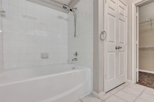 1330 Old Spanish Trl Unit 5106, Houston, TX 77054 - full bath with tile patterned floors, bathtub / shower combination, and a walk in closet