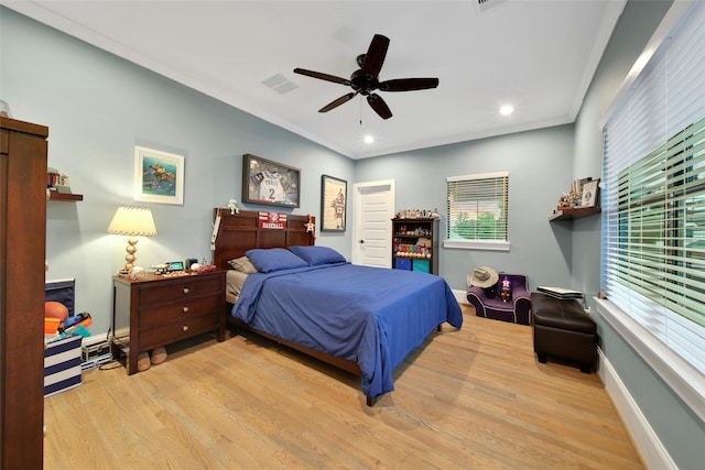 1353 Chantilly Ln, Houston, TX 77018 - bedroom with light wood-style flooring, crown molding, recessed lighting, and a ceiling fan