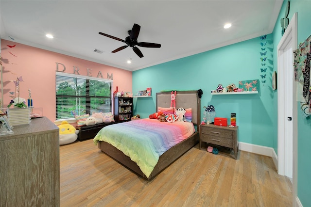 1353 Chantilly Ln, Houston, TX 77018 - bedroom featuring wood finished floors, ceiling fan, and recessed lighting