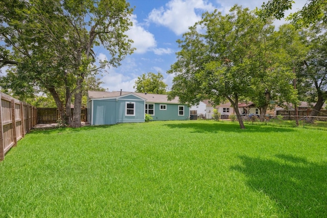 210 Laurel St, Lake Jackson, TX 77566 - view of fenced backyard
