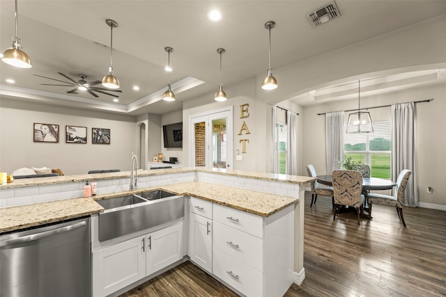 1907 Lynn St, El Campo, TX 77437 - photo 9