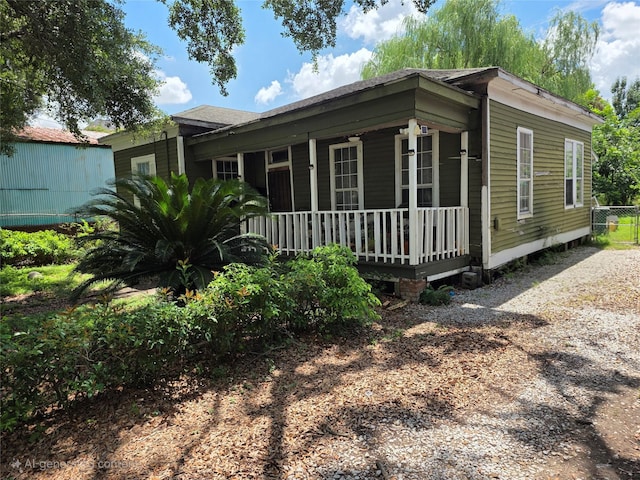 2509 St Emanuel St, Houston, TX 77004 - back of house featuring covered porch