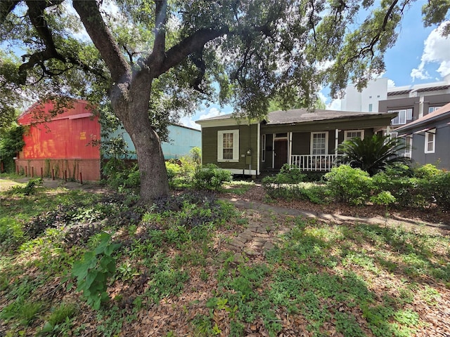 2509 St Emanuel St, Houston, TX 77004 - view of front of house with covered porch