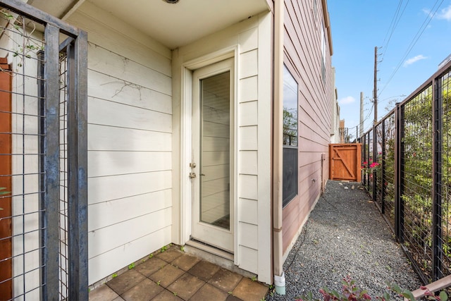 1801 Radcliffe St, Houston, TX 77007 - entrance to property with a gate