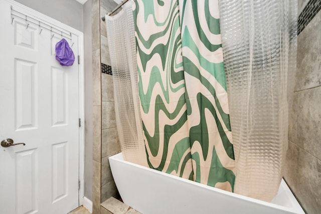 4827 Dalmatian Dr, Houston, TX 77045 - bathroom featuring shower / bath combo