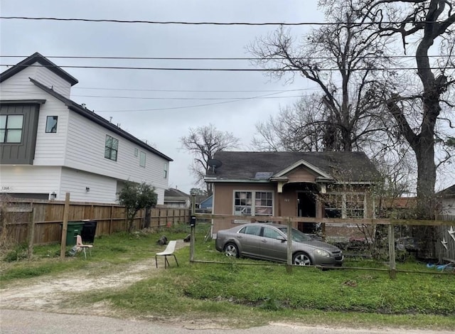 122 Amundsen St, Houston, TX 77009 - view of front of home