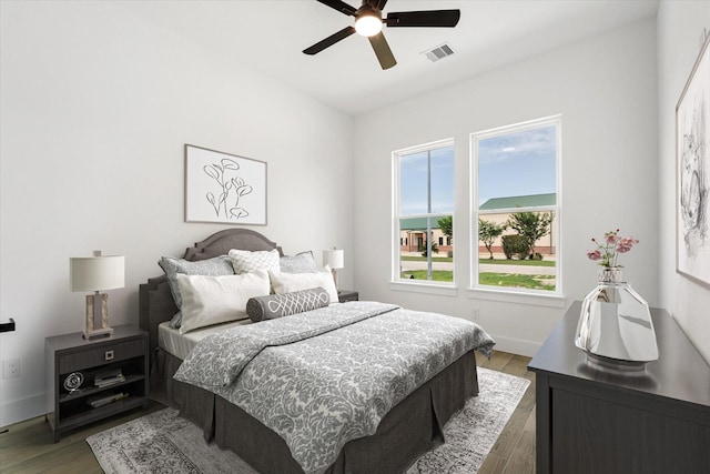213 N 7th St, La Porte, TX 77571 - bedroom with wood finished floors and a ceiling fan