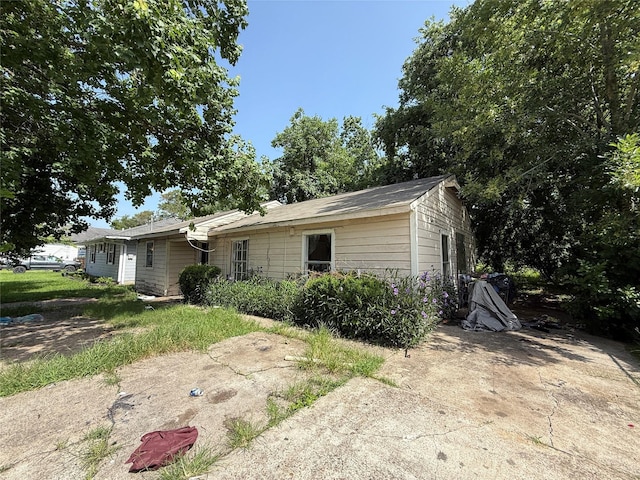 707 E 40th 1/2 St, Houston, TX 77022 - view of front facade