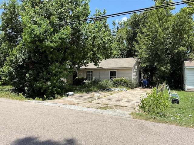 707 E 40th 1/2 St, Houston, TX 77022 - photo 5